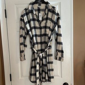 American Eagle Outfitters Flannel Black and Cream Plaid Long Sleeve Shirt Dress